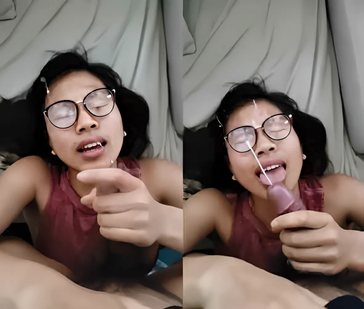 A garota de óculos gosta de esguichar no rosto
